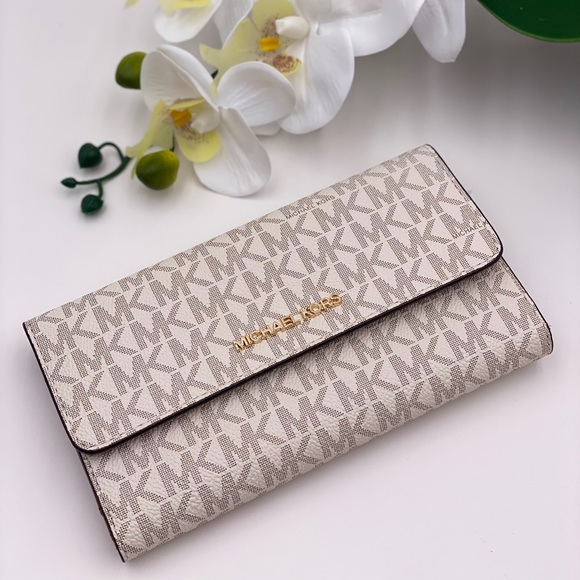 Michael Kors Trifold Wallet Vanilla - Picture 1 of 9